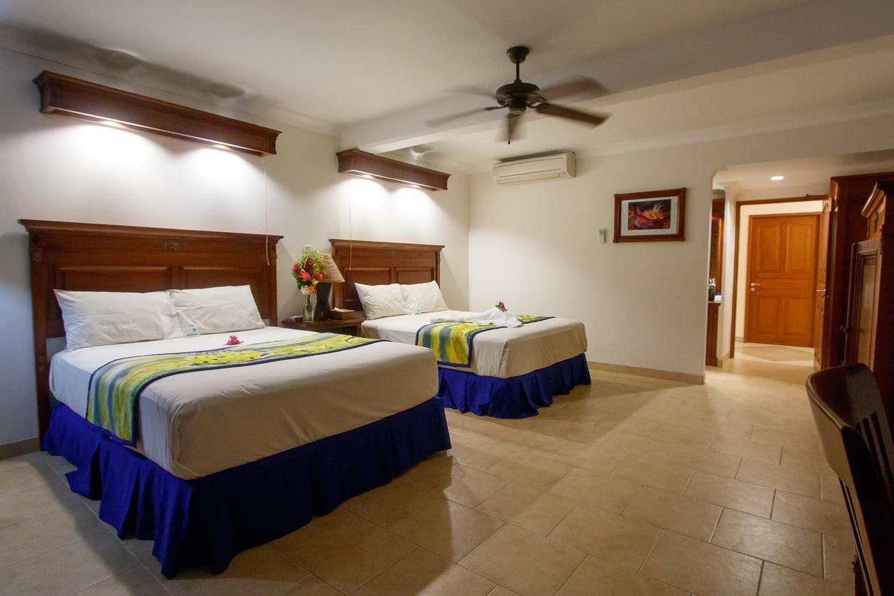 Manta Ray Bay Resort Colonia Zewnętrze zdjęcie